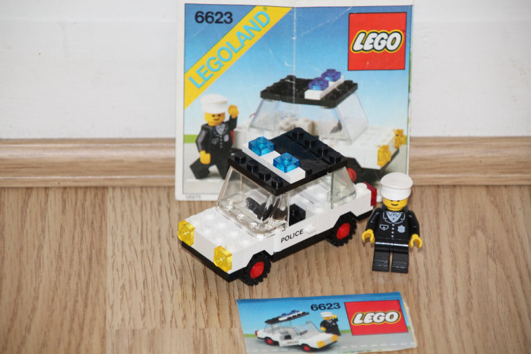 3 Lego Classic Police sets: 6623 Police Car * 6632 Tactical Patrol Truck * 6684 Police Patrol Squad