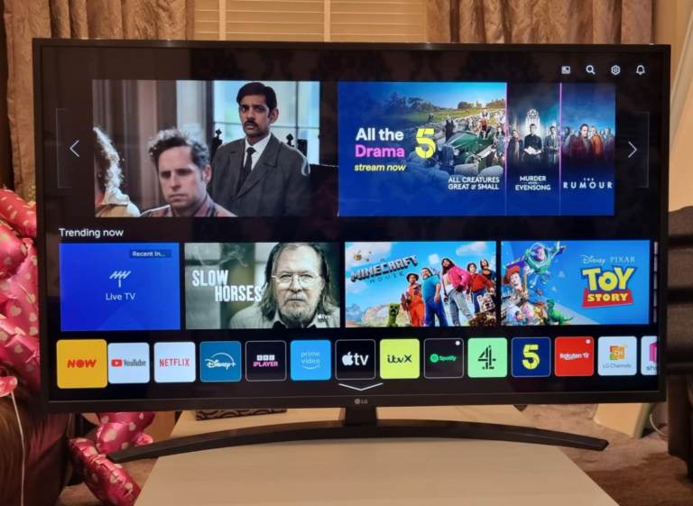50inch LG UltraHD 4K Smart Tv and Magic Voice Control Remote 
