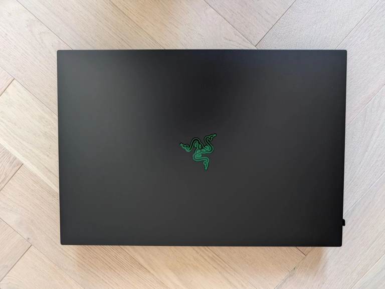 Razer Blade 18 Intel Core Ultra 9 275HX 32GB RAM 1TB SSD RTX 5070ti 18" Windows 11 Gaming Laptop