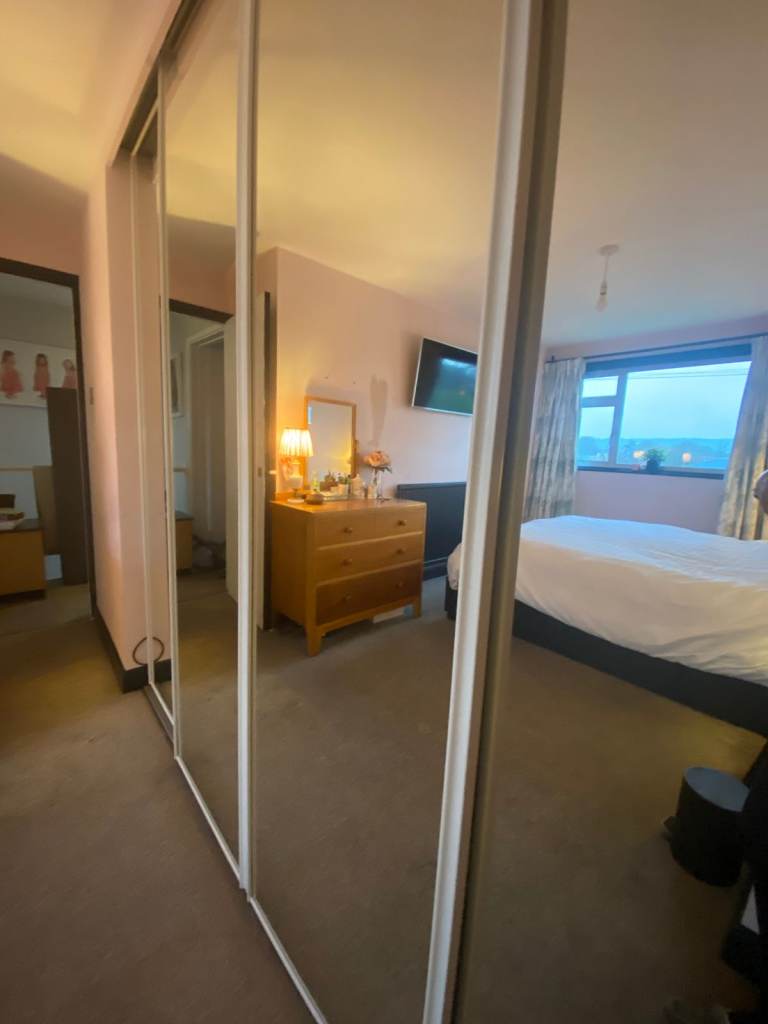 4 x Howdens Sliding Wardrobe Mirrored Doors