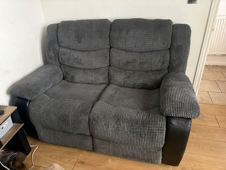 Reclining 2 and 3 seater sofas *READ DESCRIPTION*