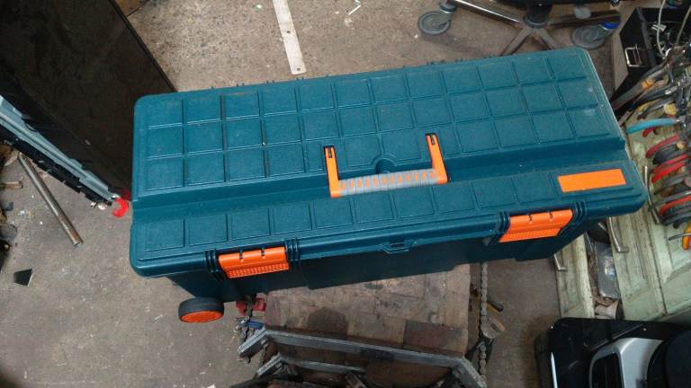 Big tool chest/box on wheels