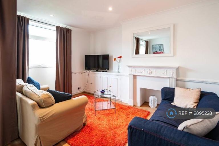 3 bedroom flat in Brock Place, London, E3 (3 bed) (#2895228)