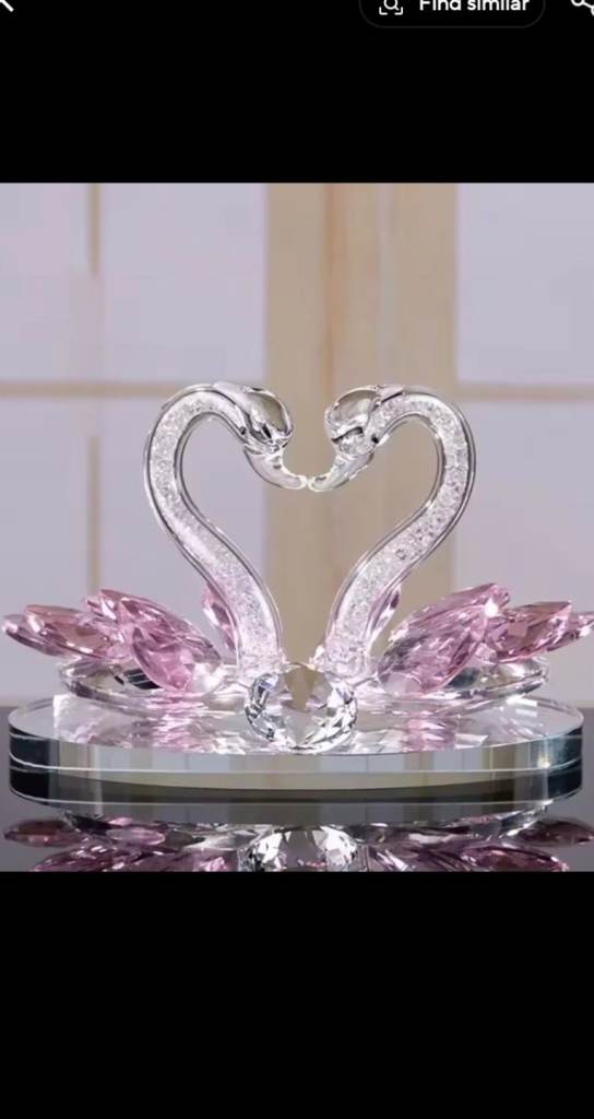 Beautiful crystal ornament new in box 