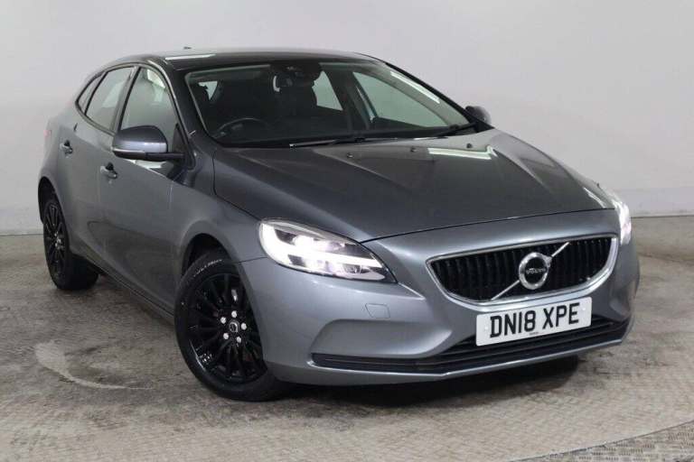2018 Volvo V40 2.0 T2 Momentum Nav Plus Euro 6 (s/s) 5dr Hatchback Petrol Manual