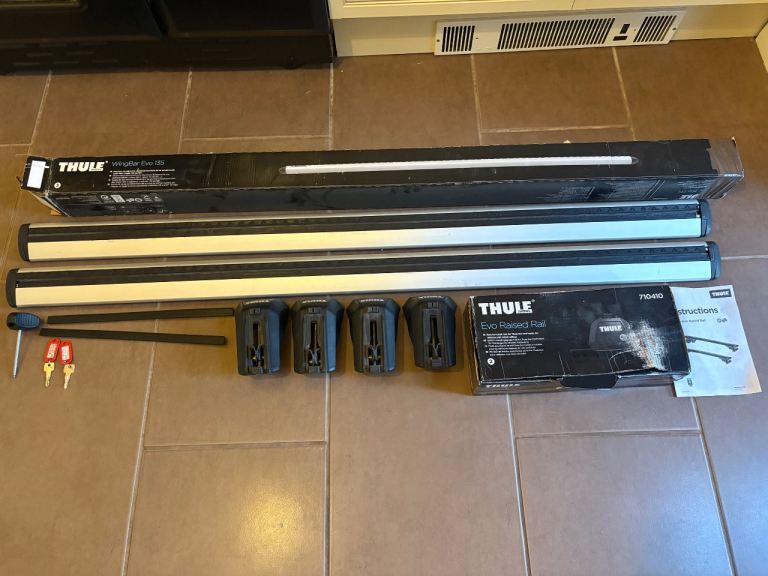 Set of Thule Evo 135 wingbar and Evo raised rail footpack vgc used condition 2 keys