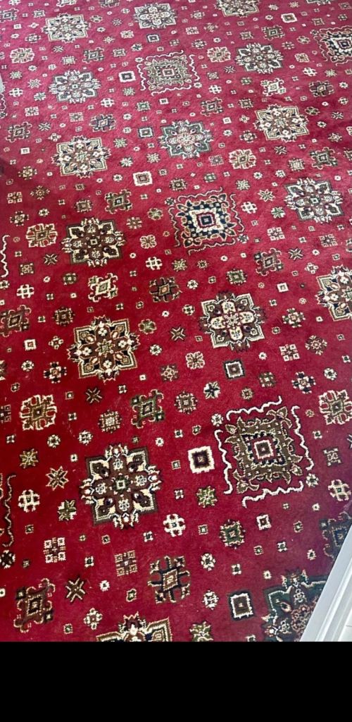 Persian Carpet in good quality and condition,  Ready for Collection, can deliver 