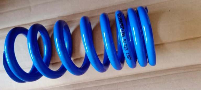 HyperPro Lowering Spring SP-MO-1327 for Yamaha R1 KBA 91323 1327 purple