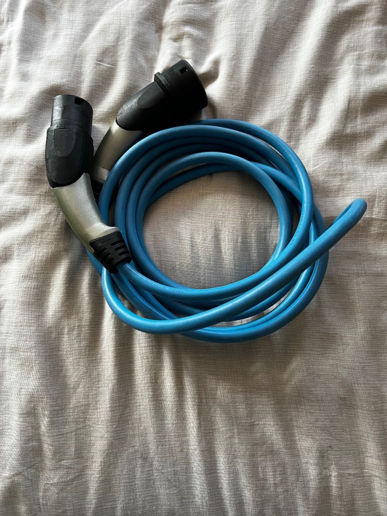 BMW CHARGING CABLE