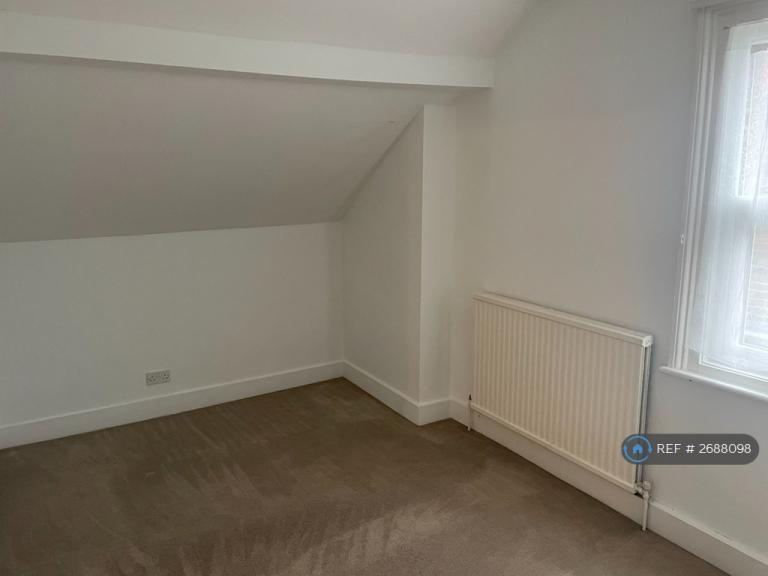 1 bedroom flat in Oakfield Road, Croydon, CR0 (1 bed) (#2688098)