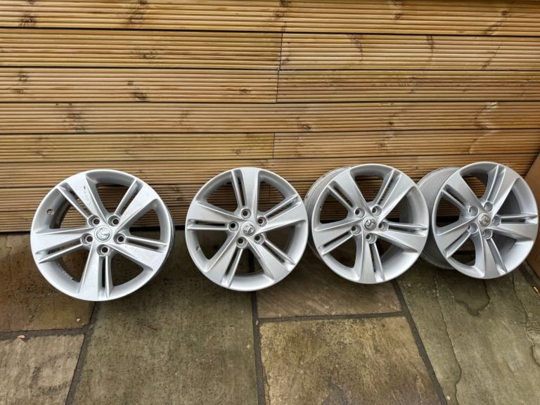 Alloy wheels 