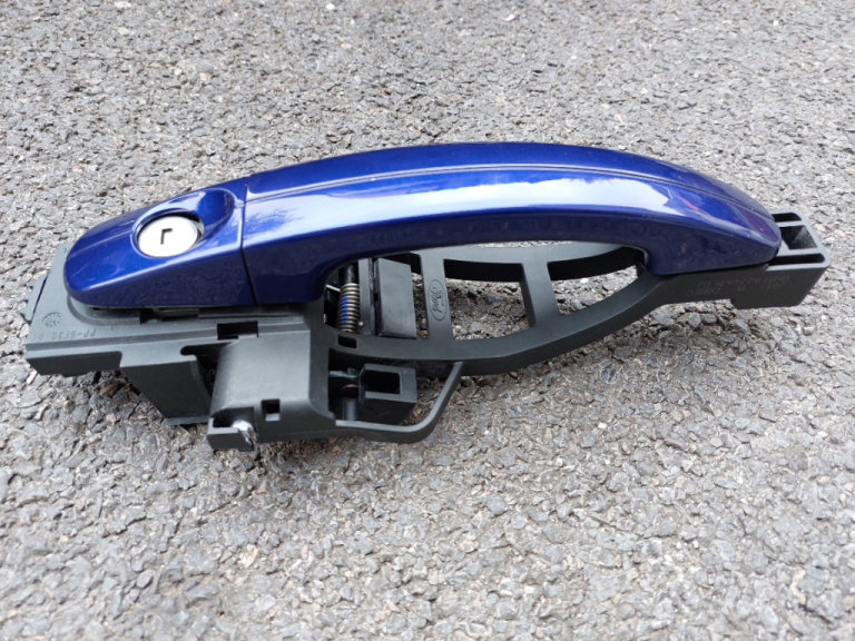 2015 Ford Kuga Mk2 Titanium front driver door handle deep impact blue 