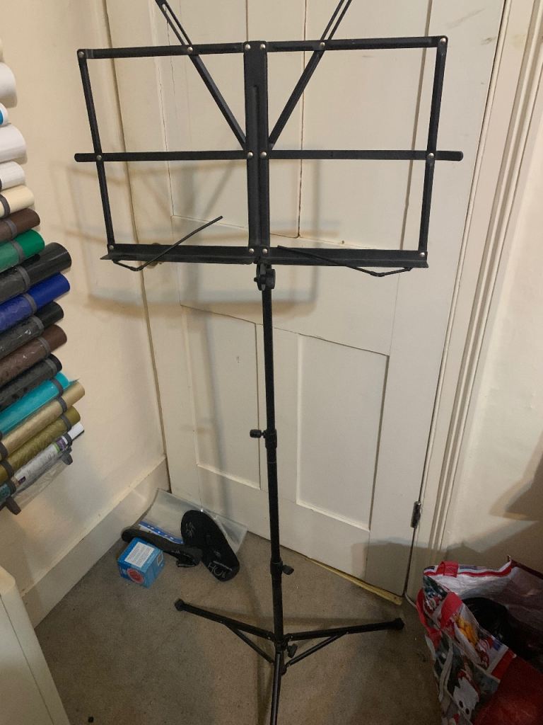 Foldable music stand 