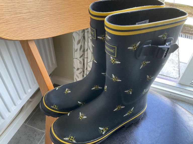 Regatta Womens Amelia Black Bees Wellies – UK Size 6, As New