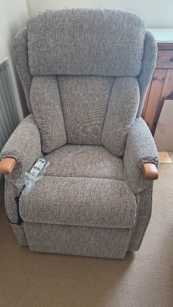 Celebrity Canterbury Petite Power Recliner Armchair - Grey Fabric
