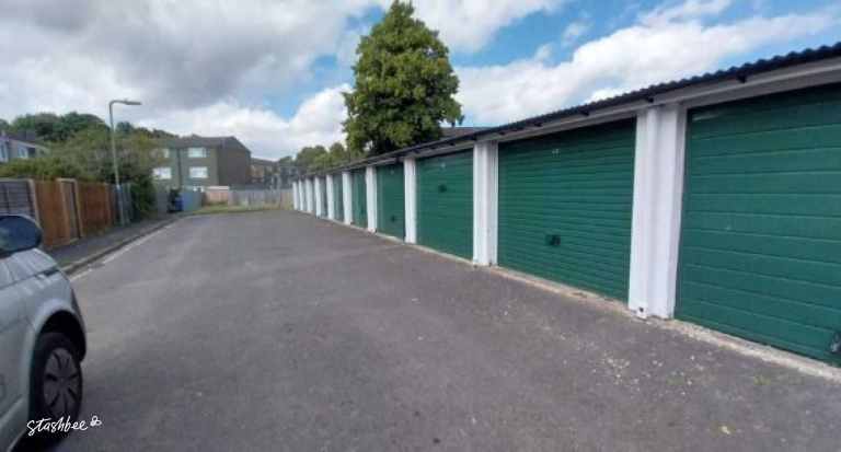 Garage to rent in Farnborough (GU14) | Stashbee