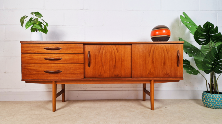 Avalon Vintage Mid Century Medium Teak Danish Design Sideboard Credenza PG173