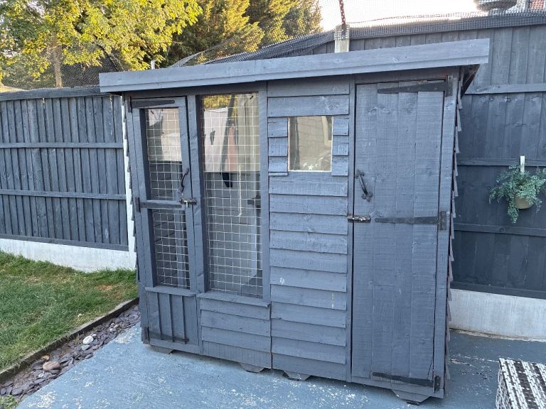 Small dog kennel or catio cattery 
