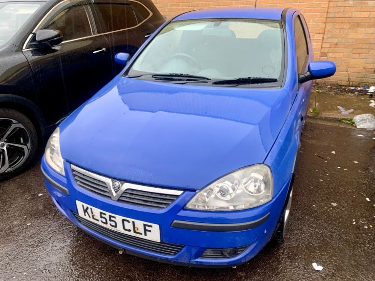 Vauxhall Corsa 1.2l sxi petrol tax and mot 2-keys logbook lots of history