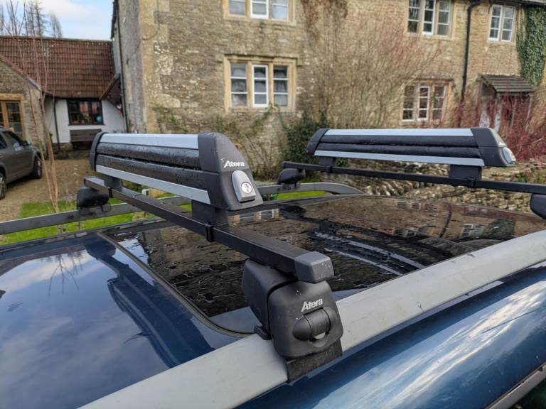 ski rack - roof-bar mounted