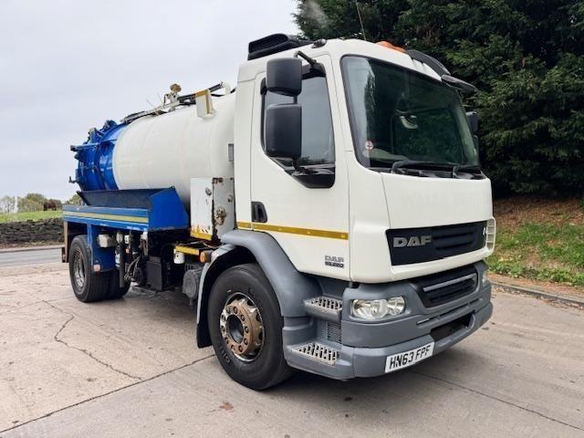 2013 63 DAF LF 55.220 WHALE medium volume jet/vacuum tanker