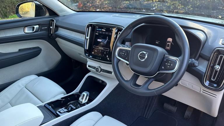 2025 Volvo XC40 2.0 B4P Ultra Dark 5dr Auto Petrol Estate Estate Petrol Automatic