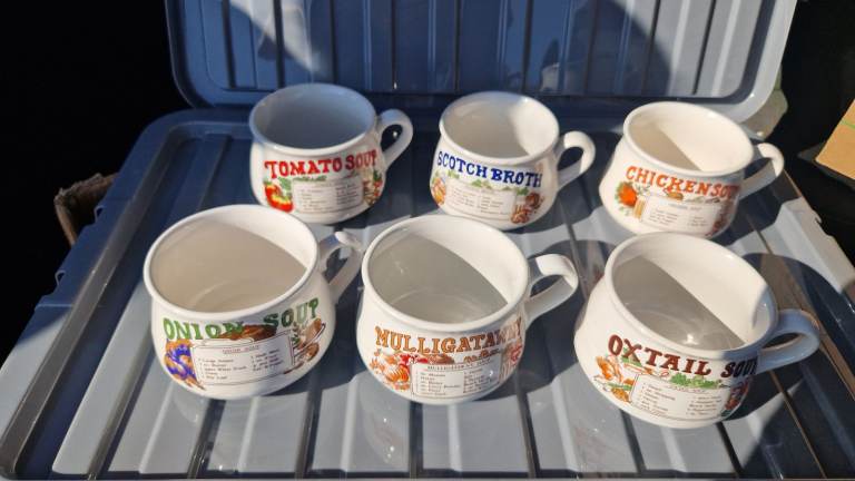 Retro recipe soup bowls