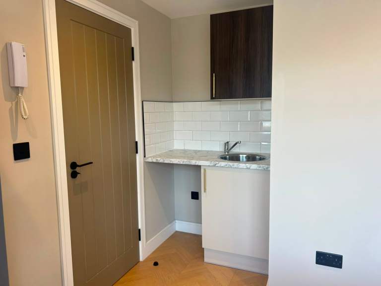 Self-contained studio flat in Potters Bar (EN6) - DSS Considered