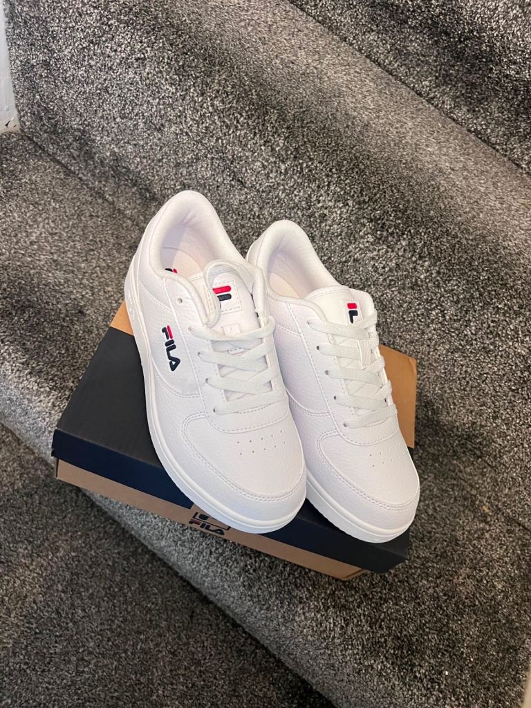 Fila Trainers For Kids unisex Uk size 2.5 and US size 3.5 Brand New With box