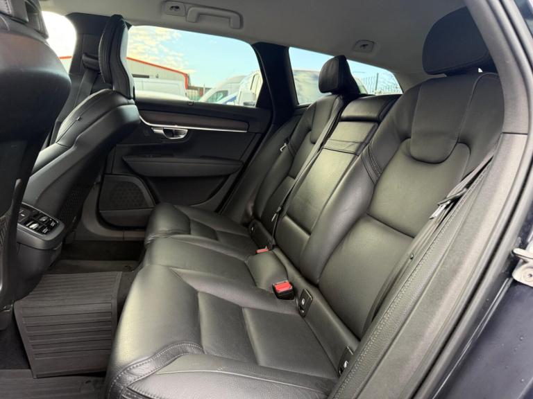 2018 Volvo V90 2.0 D4 Cross Country Pro 5dr AWD Geartronic ESTATE DIESEL Automatic