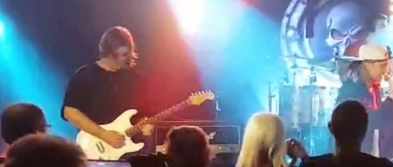 Guitarist available for band/projects