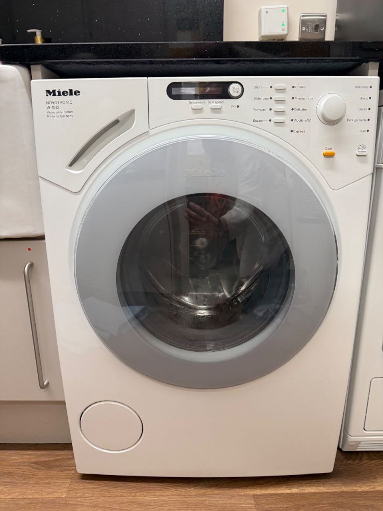 White Miele Novotronic Washing Machine W 1512