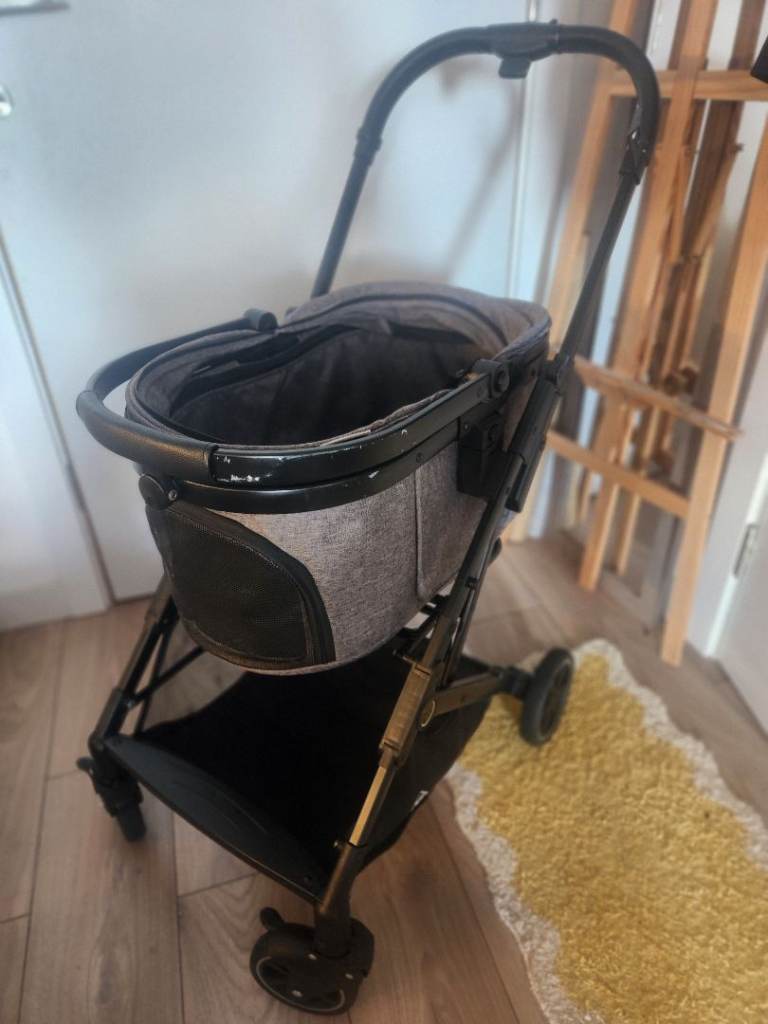 Collapsible pet stroller 