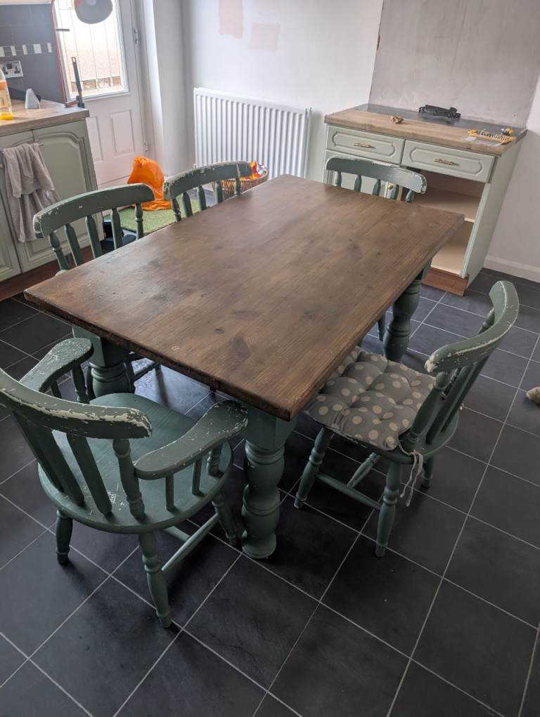 Kitchen table + chairs 