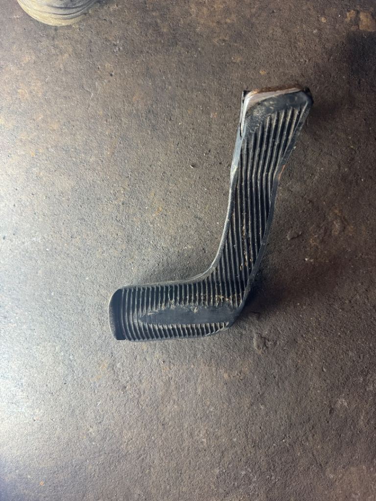 Kubota F3680 Forward Reverse Pedal Hydrostatic Control