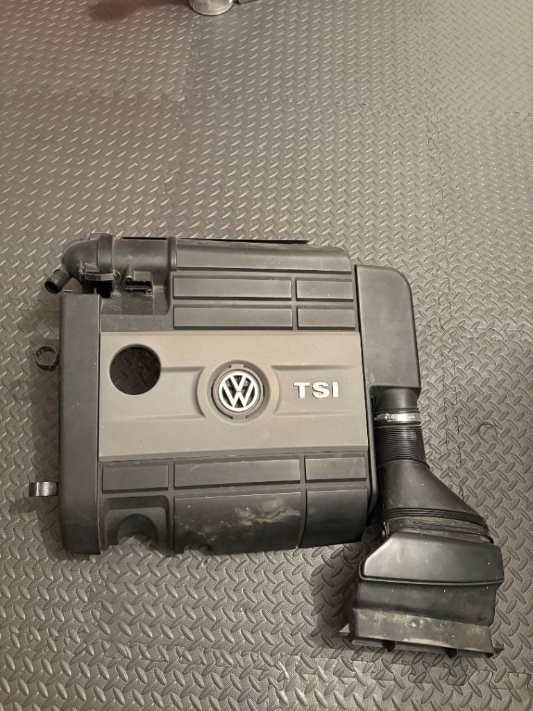 Engine top cover with air filter box for VW Golf