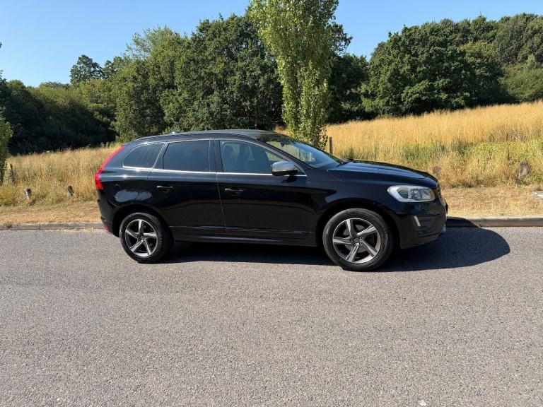 Volvo XC60 2.4 D5 R-Design Nav Automatic AWD Euro 6 5dr DIESEL AUTOMATIC 2015/15