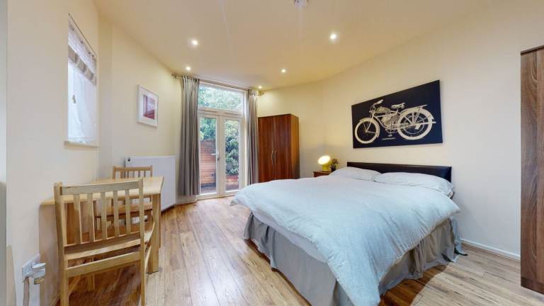 AVAILABLE NOW BEHING KILBURN STATION