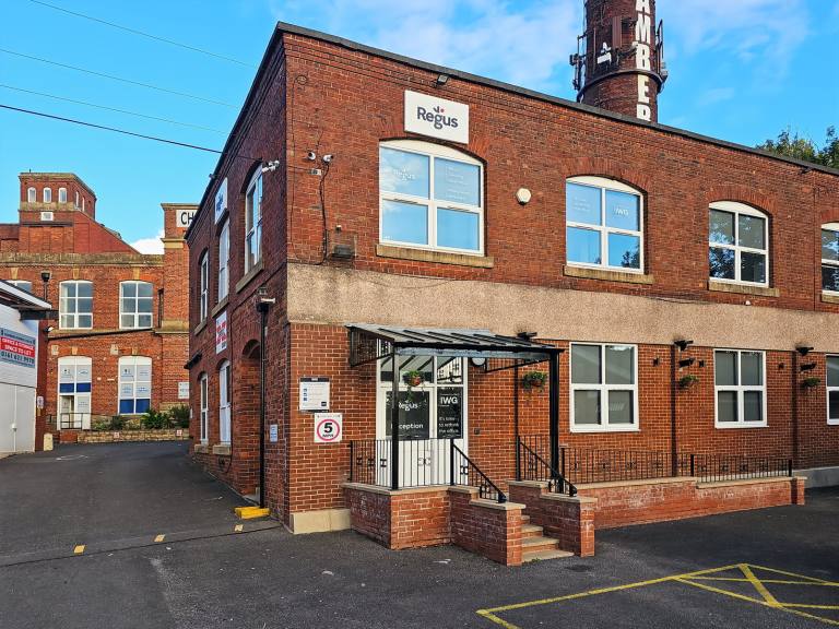 Oldham - OL8 4QQ \ Office Space for 2 Workstations