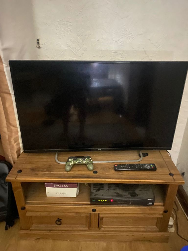 40 inch TV