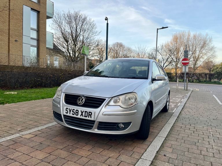 AUTOMATIC Volkswagen, POLO, Hatchback, 2009, Automatic, 1390 (cc), 5 doors