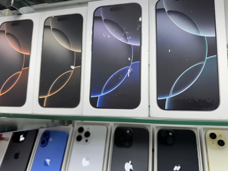 iPhone 16 Pro BRAND NEW BOX ONE YEAR OFFICIAL WARRANTY 