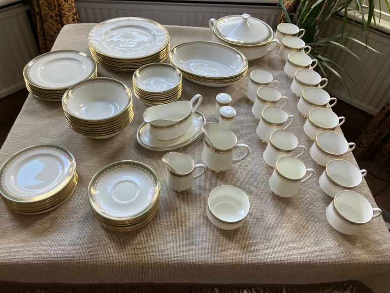 Paragon & Royal Albert Kensington dinner service