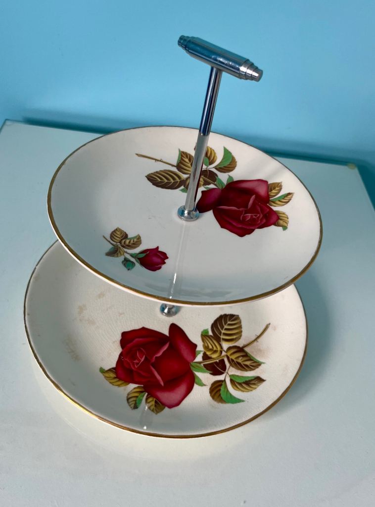 Swinerton Staffordshire 2-Tier Cake Stand with Rose Design