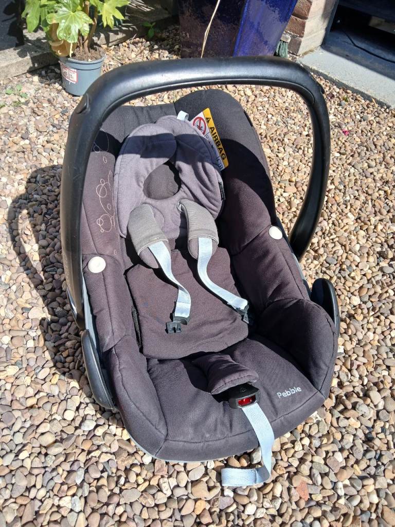 Maxi-Cosi Pebble Infant Car Seat – Good Condition Grey