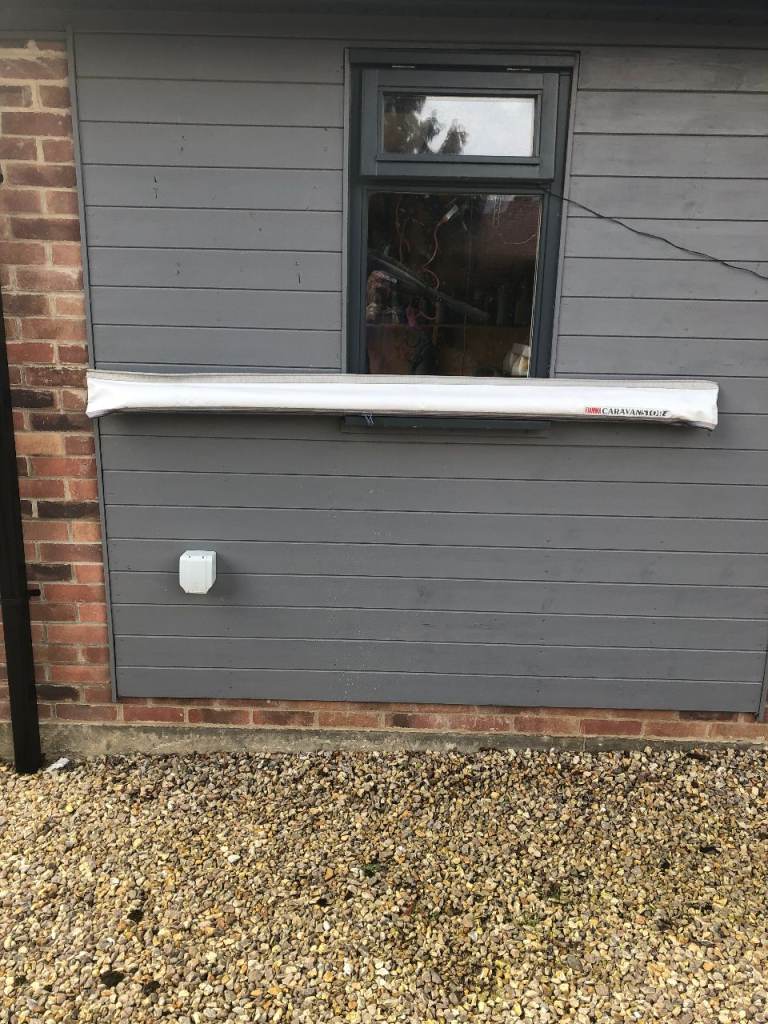 caravan FIAMMIA pull out awning 