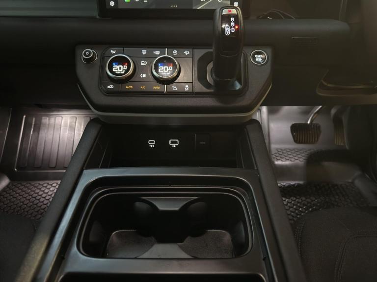 2023 Land Rover Defender 3.0 D250 Hard Top Auto PANEL VAN DIESEL Automatic