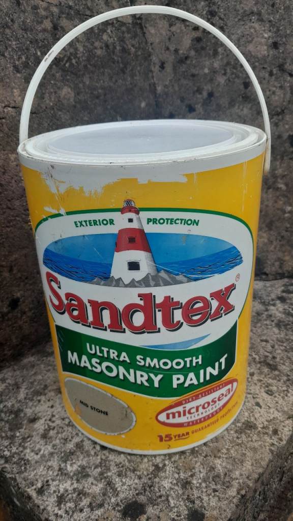 Sandtex smooth Masonry Paint