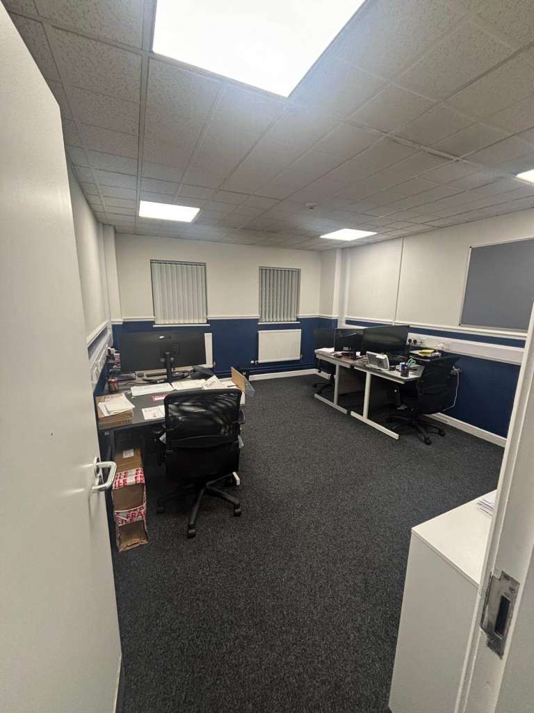 4-Person Office Space