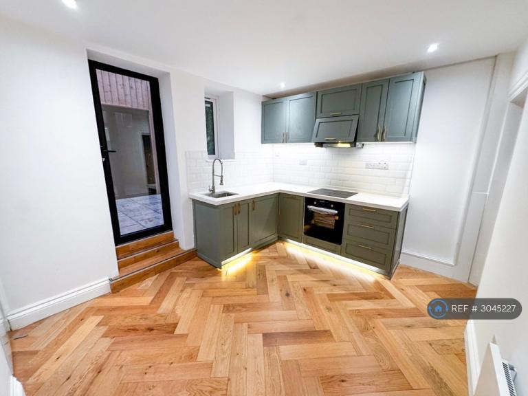 1 bedroom flat in Lenside Apartments, Maidstone, ME15 (1 bed) (#3045227)